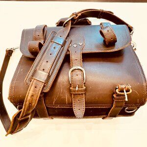 Saddleback Men’s Classic Briefcase Messenger Bag – Dark Brown Leather